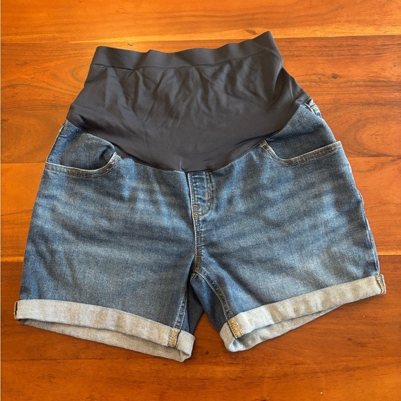 Old Navy Pants - Old Navy Full Panel Jean Shorts